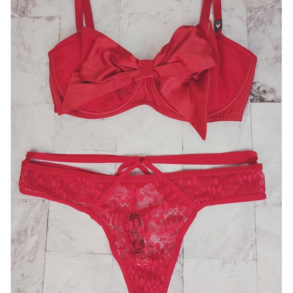 NWT VS wicked balconette bra and panty set *2 pieces - Picture 6 of 12